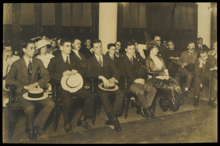Parte do auditório da lição inaugural do curso de Biblioteconomia, na Biblioteca Nacional, em 10 de abril de 1915 (Foto: Reprodução)