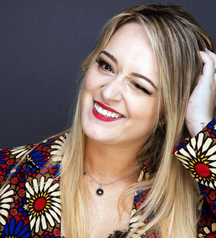 Isabela Freitas: “Quem se ama, se basta. Sou uma conselheira, uma amiga através dos livros” (Foto: Leo Aversa/Divulgação)