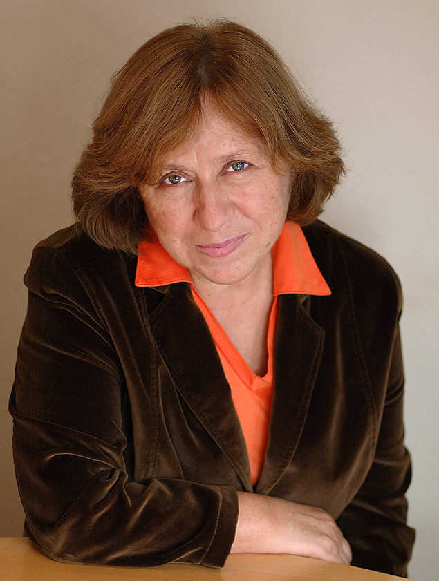 A escritora bielorussa Svetlana Alexievich, em 2009 (Foto: Margarita Kabakova/AFP)