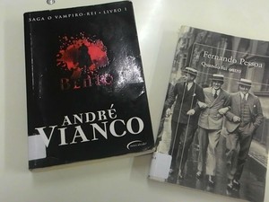 Livros recuperados em sebos após denúncias (Foto: BCA/Divulgação)