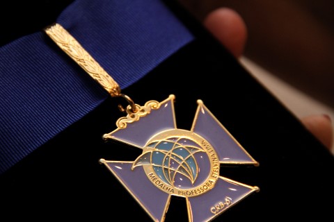 Medalha Professora Etelvina Lima