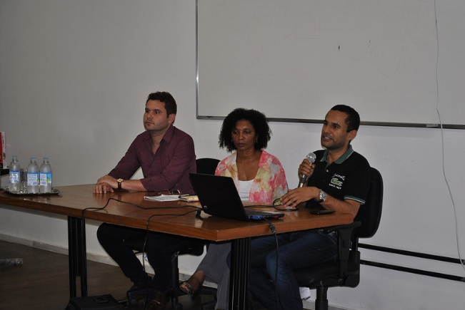 Álamo Chaves, Sindier Antônia e Wellington Marçal destacam o papel das bibliotecas para o fomento da cultura afro-brasileira (Foto: Maíra Bueno)