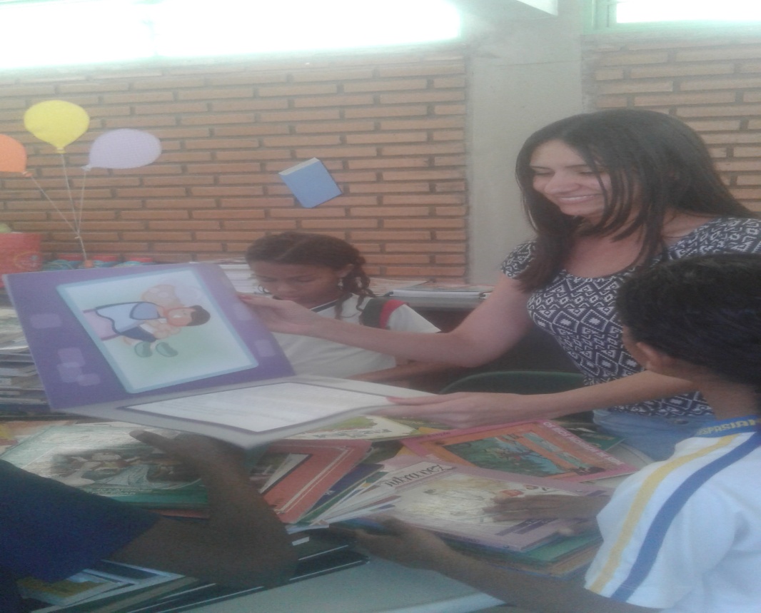 Para bibliotecária Júnia Diniz o equipamento possibilita a expansão do conhecimento e a ampliação dos horizontes (Foto: Divulgação)